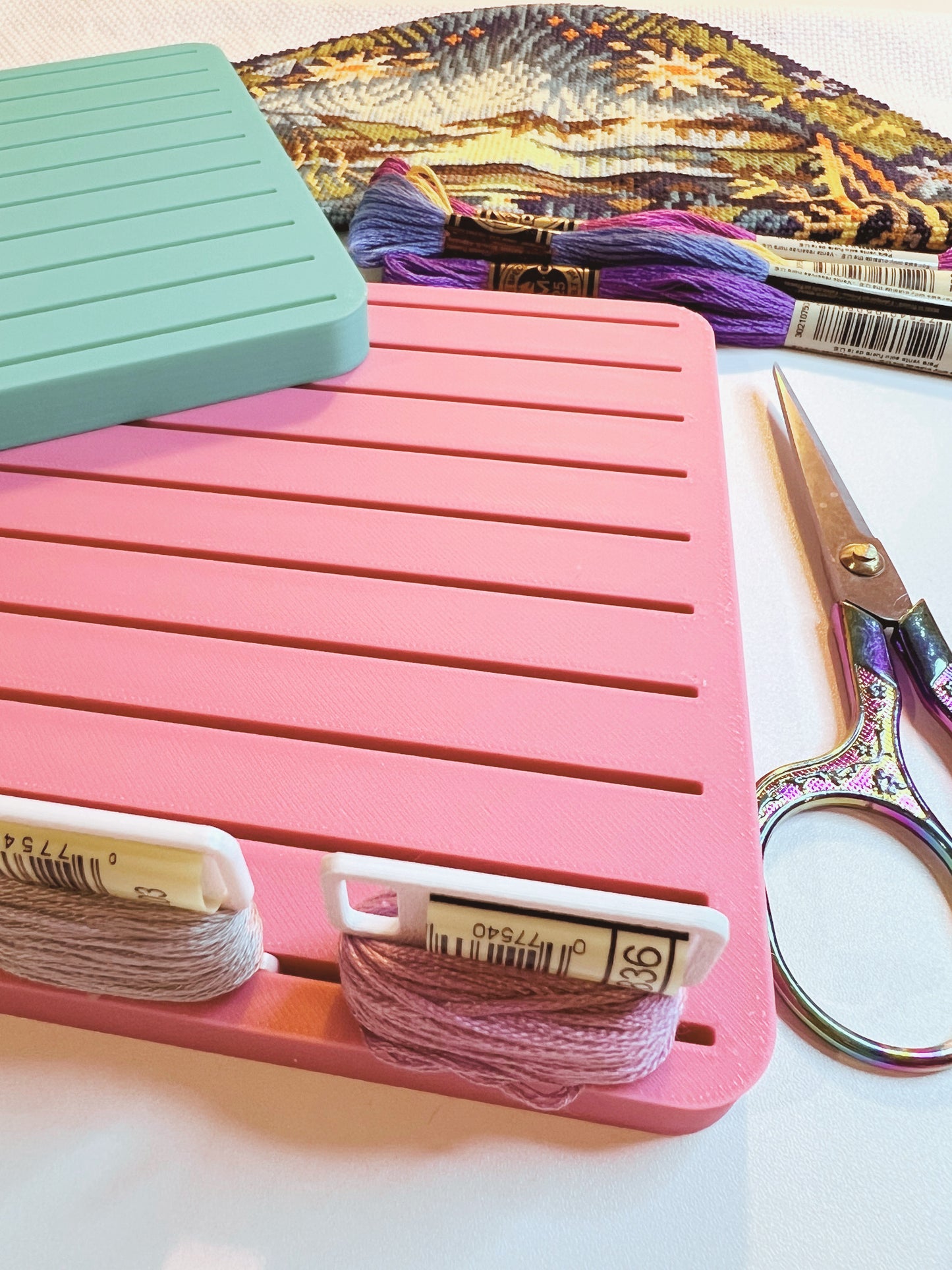Floss Dock | Holds 40 Bobbins