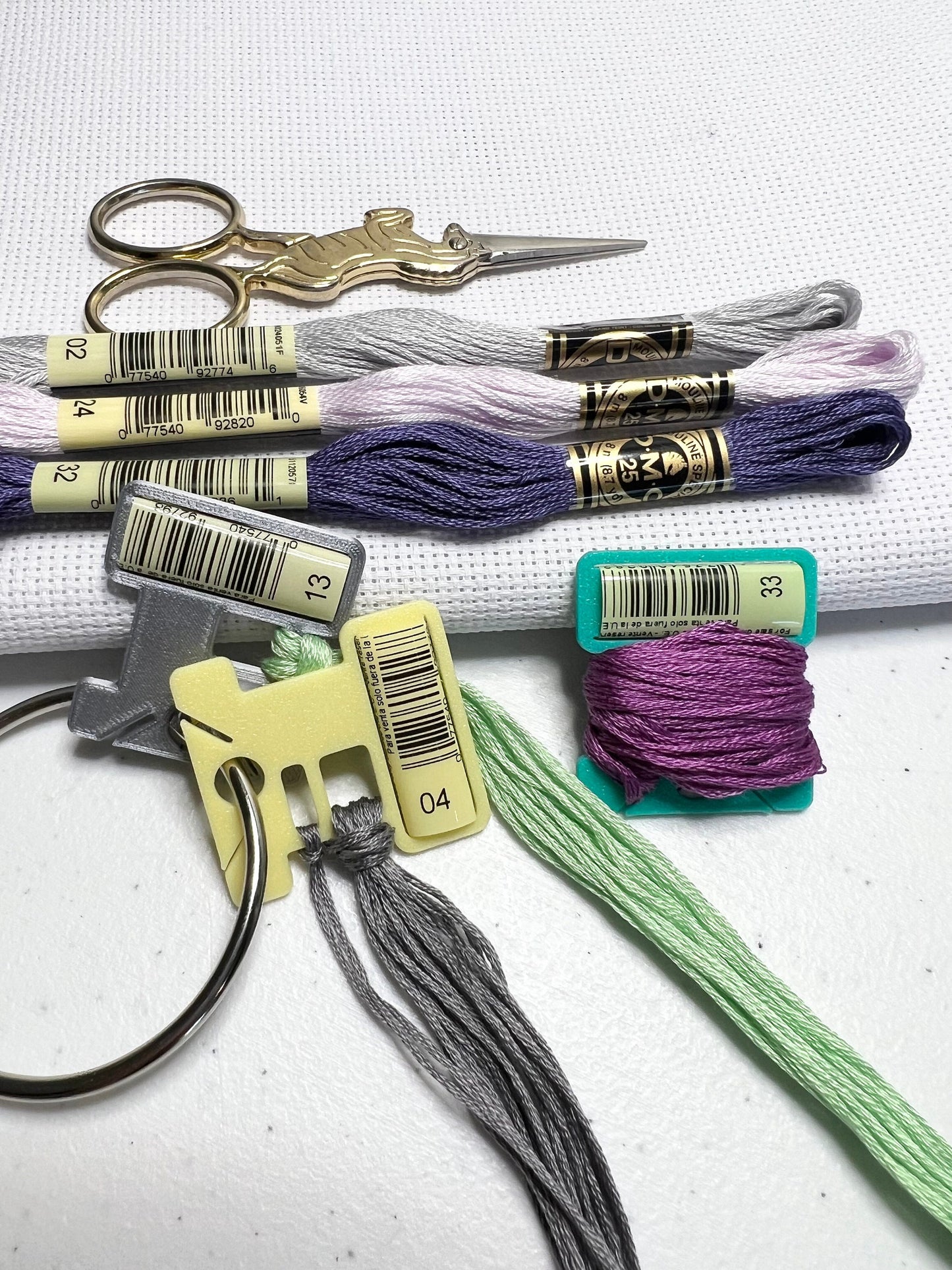 Bobbin “All-in-One" with Label Tag Slot | Standard Size | Floss Thread Storage | Cross Stitch, Embroidery and Needlework Organization