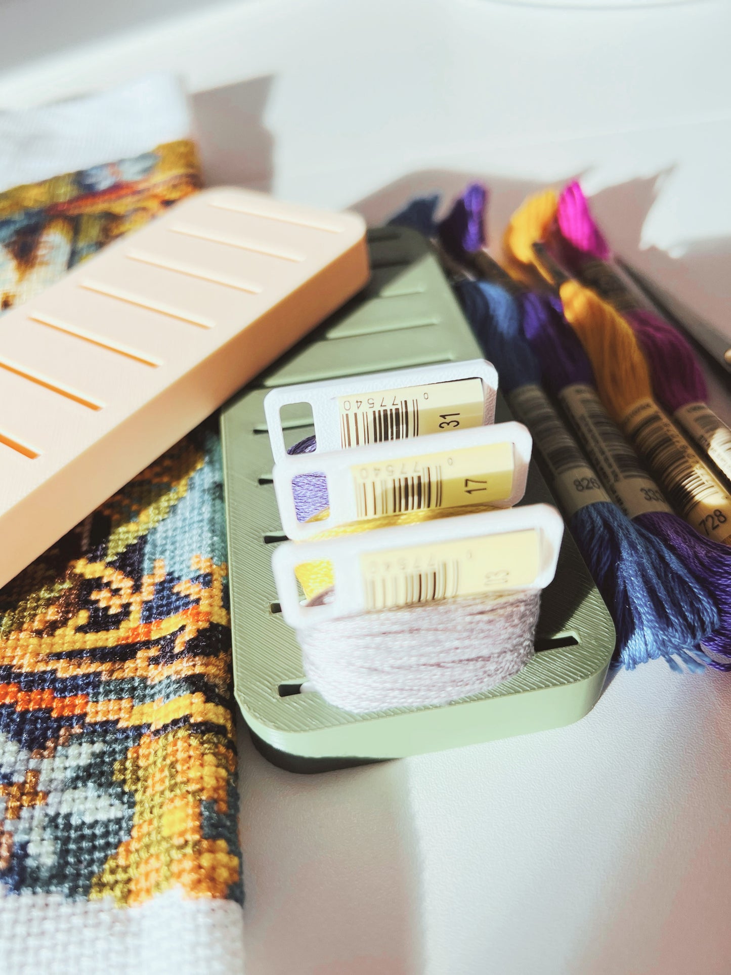 Floss Dock | Holds 10 Bobbins
