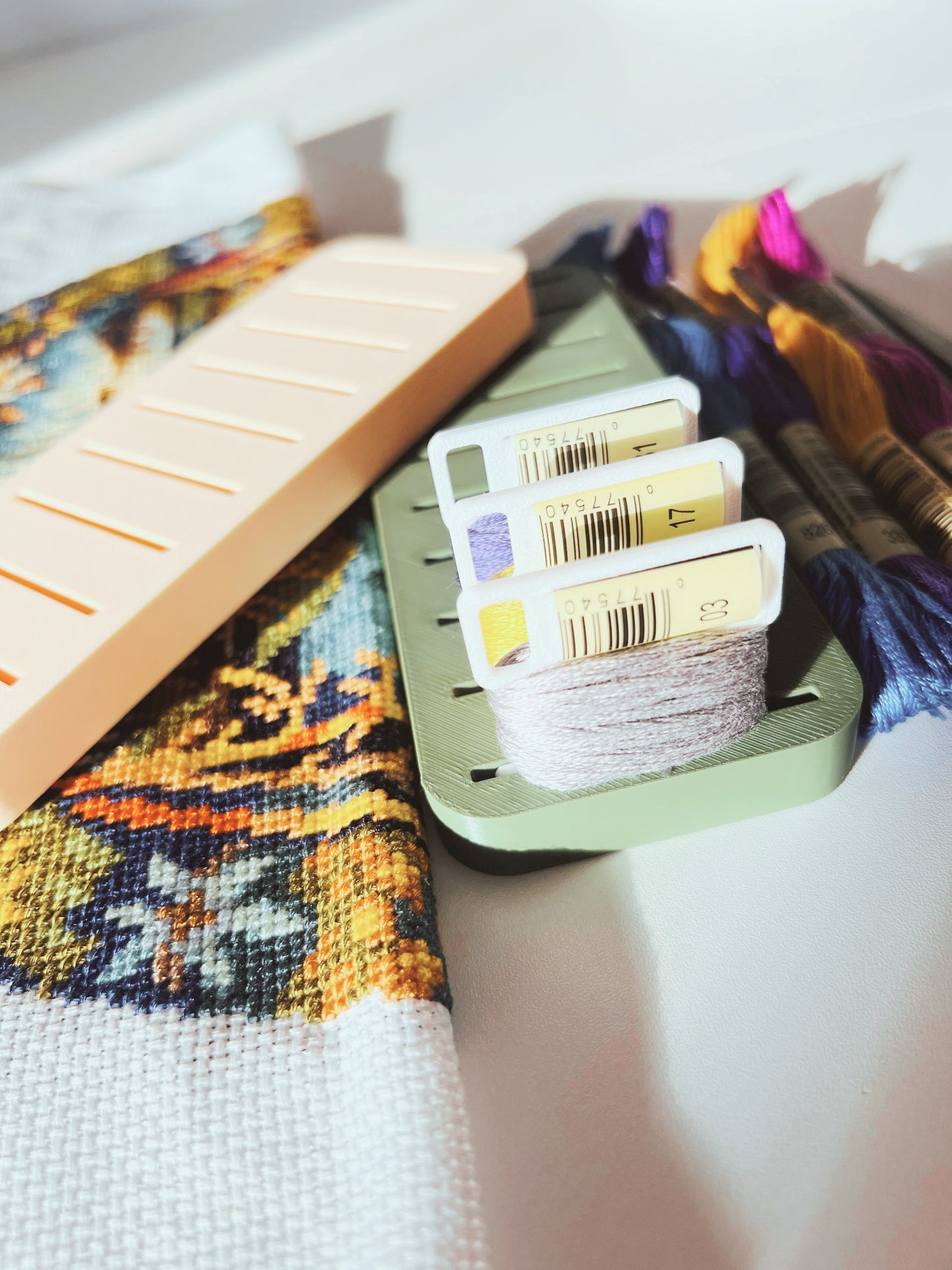 Floss Dock | Holds 10 Bobbins